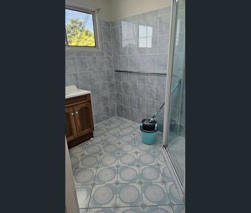 Spacious First Floor Living with Balcony and Separate Entry – 46 Ro... - Photo 6