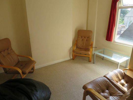 3 bedroom flat to rent - Photo 1