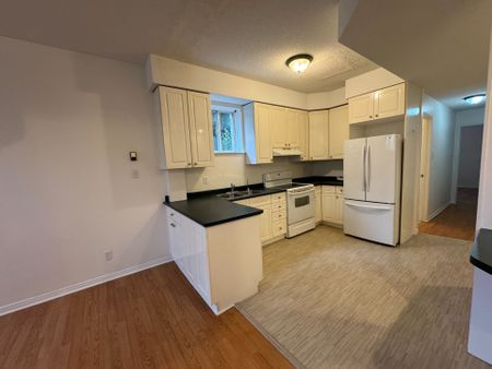 For Lease - 32 Ward Drive Unit# LOWER, Barrie, Ontario - Photo 2