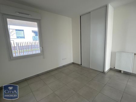Location Appartement 4 pièces 74m² BEAUZELLE 31700 - Photo 3