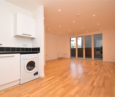 Waterside Marina, Brightlingsea, Colchester, Essex, CO7 0GE - Photo 2