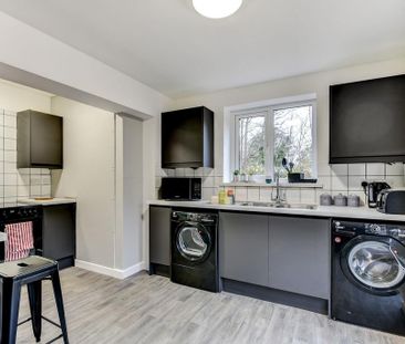 1 bedroom in a house share to rent - Photo 5