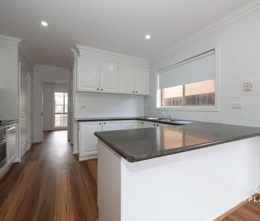 Stylish Double-Storey Family Home in a Prime Location - Photo 4