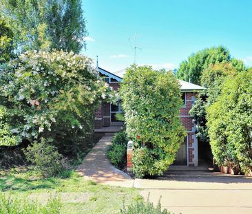 Character, Comfort and Convenience Combined - Photo 5