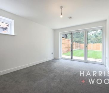 3 bedroom detached house to rent - Photo 2