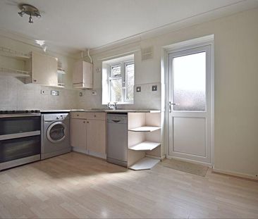 2 bedroom semi-detached house to rent - Photo 5