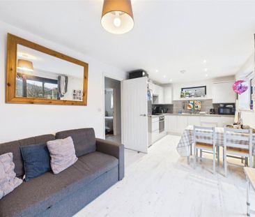 2 bedroom bungalow to rent - Photo 2