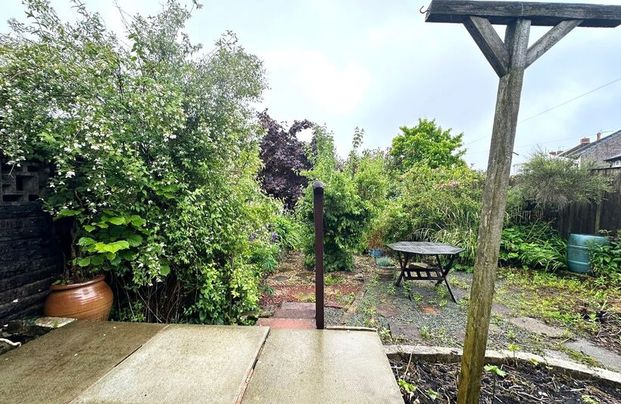 Whinney Lane, Blackburn - Photo 1