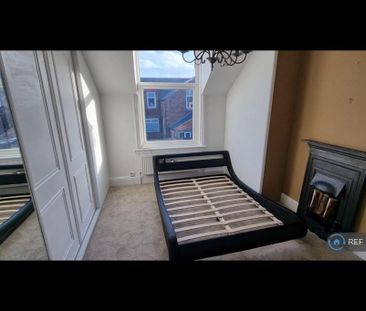 1 bedroom in a house share to rent - Photo 5