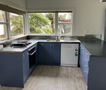 Step into easy living in this well‑located three‑bedroom home that ... - Photo 2