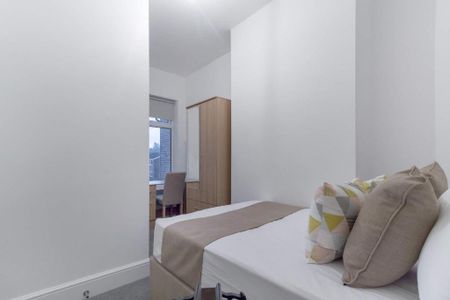 4 bedroom terraced house to rent - Photo 3