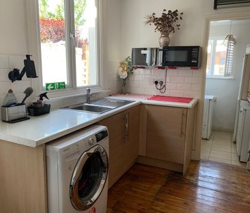 Room in a Shared House, Woodcroft Road, CR7 - Photo 4