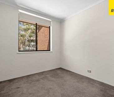 Hawker Convenience - Light & Bright 3 Bedroom Apartment - Photo 4