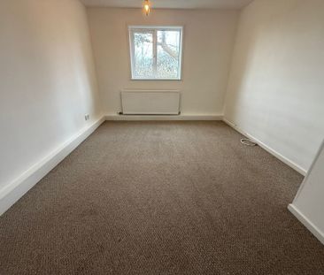 Bittern Close, Gosport - Photo 2