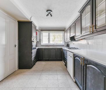 3 bedroom terraced house to rent - Photo 4