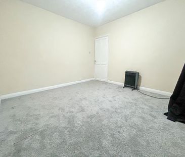 1 Bedroom Flat To Let - HP12 - Photo 2