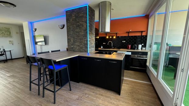 Haut d'IDRON, Dernier étage avec Terrasse Vue PYRENEES, Superbe T3 Meublé avec 2 chambres, - Photo 1