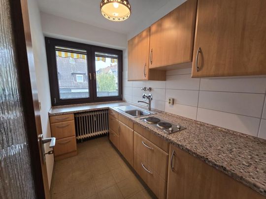 Gut geschnittenen neu renovierte 2-Zi. Wohnung mit Balkon! - Foto 1