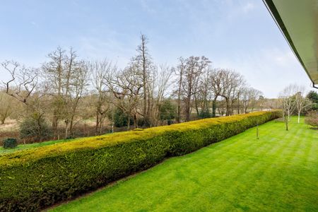 Oak Lodge, Leigh Corner, Cobham, KT11 flat to rent - Photo 5