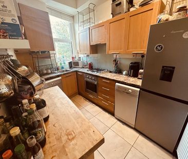 1 bedroom in a flat share to rent - Photo 5