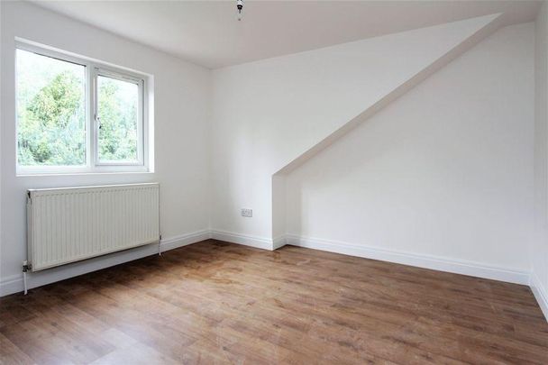 4 bedroom flat to rent - Photo 1