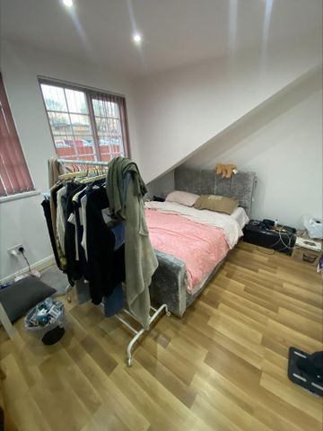 1 bedroom flat to rent - Photo 2