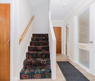 4 bedroom semi-detached house to rent - Photo 2