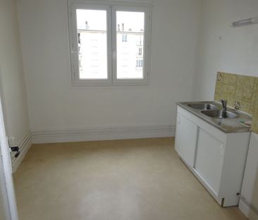 Location appartement T3 57.85m² à Reims (51100) Loyer CC * : 403.94... - Photo 4