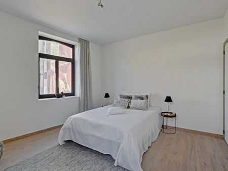 Ruim nieuwbouw appartement met terras en 2 staanplaatsen - Foto 3