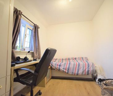 6 bedroom semi-detached house to rent - Photo 5