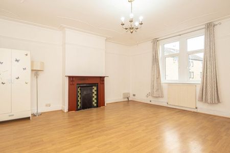 2 bedroom Flat To Let Total Size: 1033 SQ FT - Photo 2