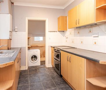 2 bed House - Mid Terrace To Let - Photo 5