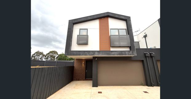 Brand New Modern Townhouse Living in Mulgrave Google Address: 149 Hansworth Street, Mulgrave (awaiting for google to update new title address) - Photo 1