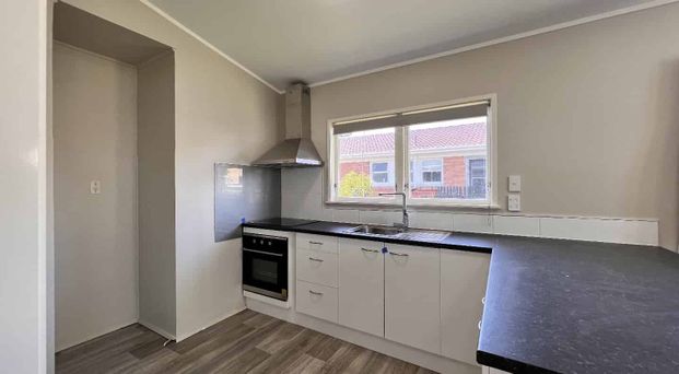 3 Bedroom in Ideal Location - Photo 1