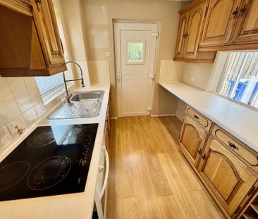 3 bedroom semi-detached house to rent - Photo 3
