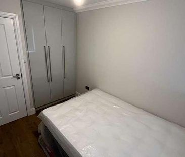 Whytecroft, Hounslow, TW5 - Photo 3