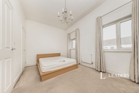 3 bedroom mid-terrace to rent Patteson Road, IP3 - Photo 5