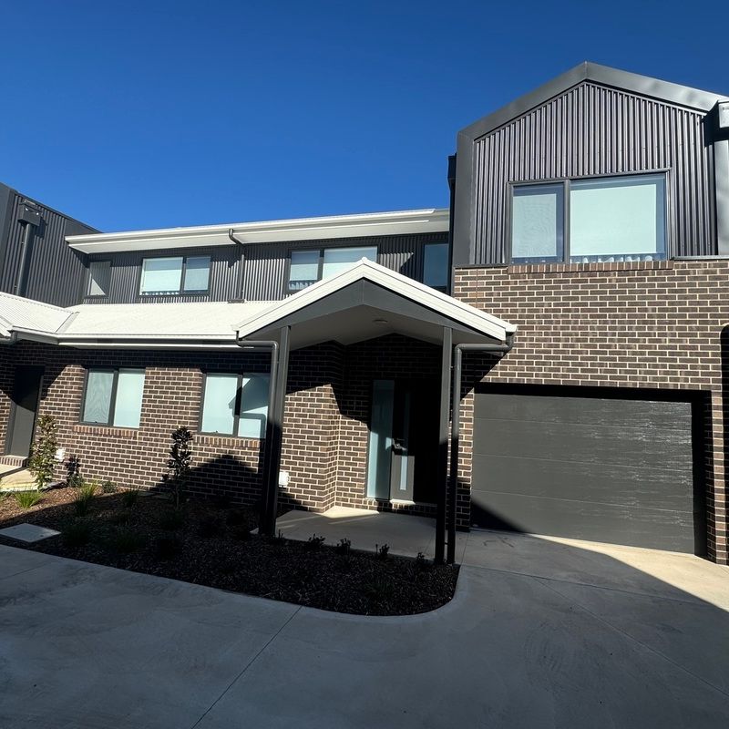 BRAND NEW 2 BEDROOM TOWNHOUSE - Photo 1