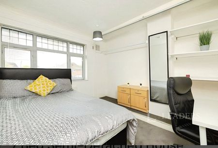 7 bedroom house to rent Westlea Road, CV31 - Photo 3