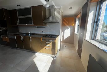 T3 em Esgueira (suite, varandas, cozinha equipada)