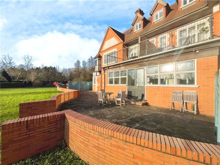 Ferry Lane, Wraysbury - Photo 3