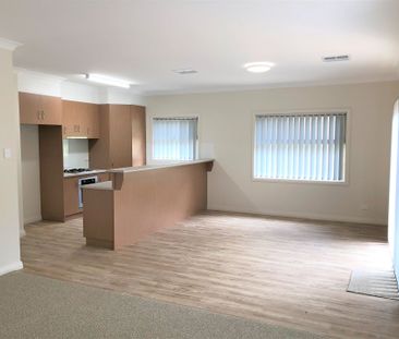 Beautifully Finished and Superbly Appointed Family Home! - Photo 4