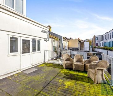 4 bedroom apartment to rent - Photo 3