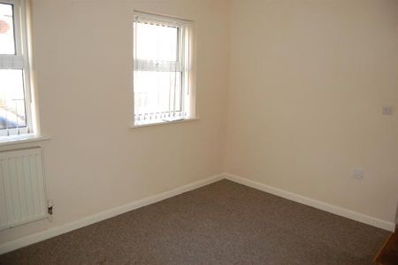 Oxford Street, Grantham, NG31 - Photo 3