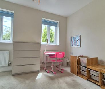 4 bedroom end of terrace house to rent - Photo 5