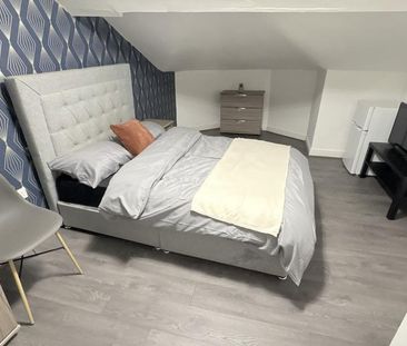 1 bedroom in a house share to rent - Photo 1