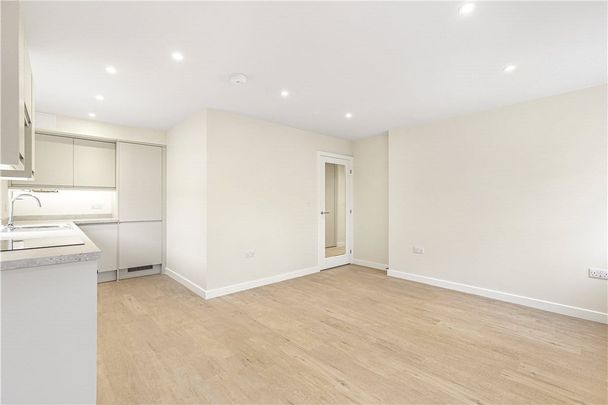 A newly built modern apartment situated on the first floor with allocated parking in this popular south Oxfordshire location. Ideally located for access to the A34, central Abingdon, Oxford and Didcot for train links. - Photo 1