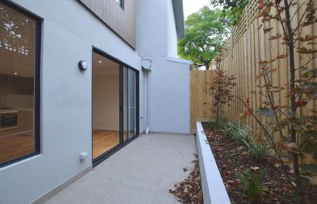 10/891 Toorak Road, Camberwell - Photo 2