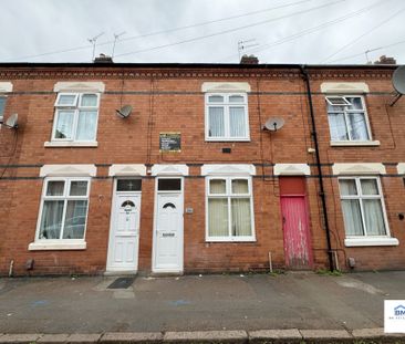 3 Bedroom Terraced - Photo 5