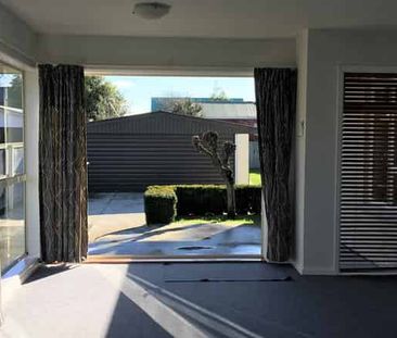 Sunny 3 bedroom family home - Photo 4